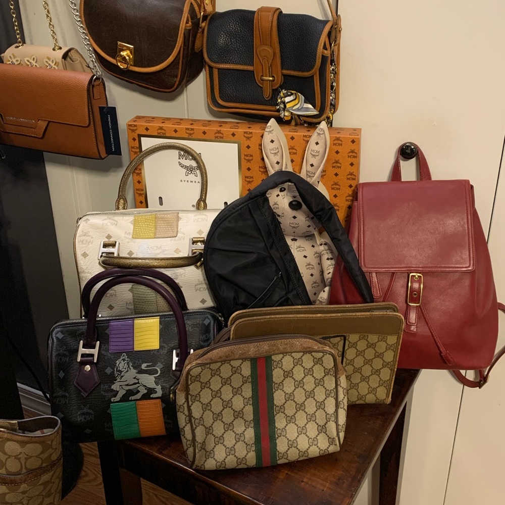 LIKE THIS LISTING TO GET NOTIFIED WHEN IM LIVE STREAMING LUX/ DESIGNR DEALS - Picture 13 of 17